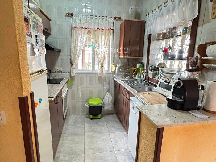 Casas en venta y pisos alquiler - 2