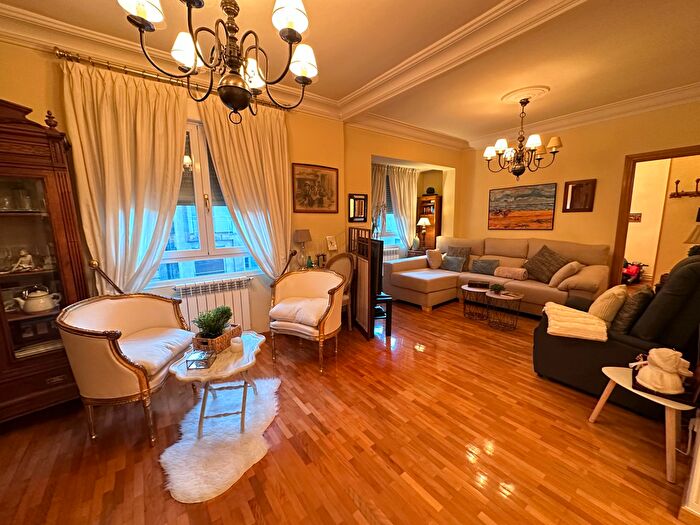Casas en venta y pisos alquiler - 1