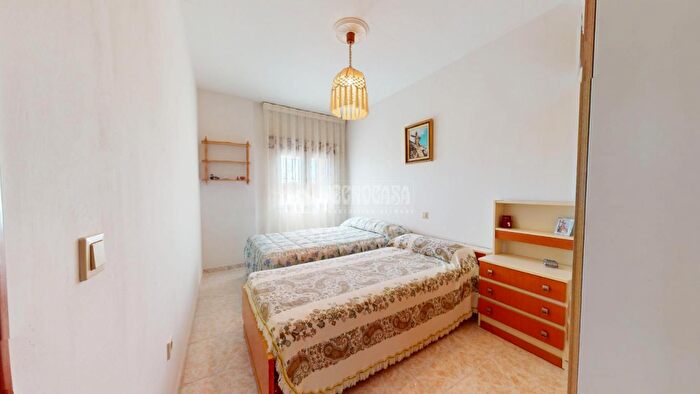 Casas en venta y pisos alquiler - 3