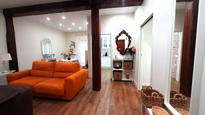 Casas en venta y pisos alquiler - 1