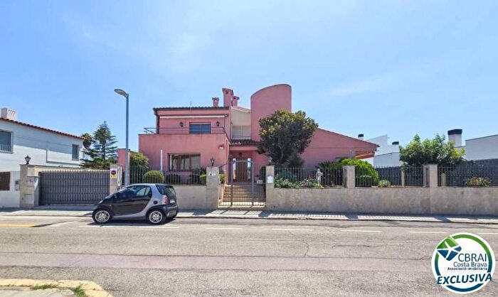 Casa en venta en Nord, Roses de 4 habitaciones