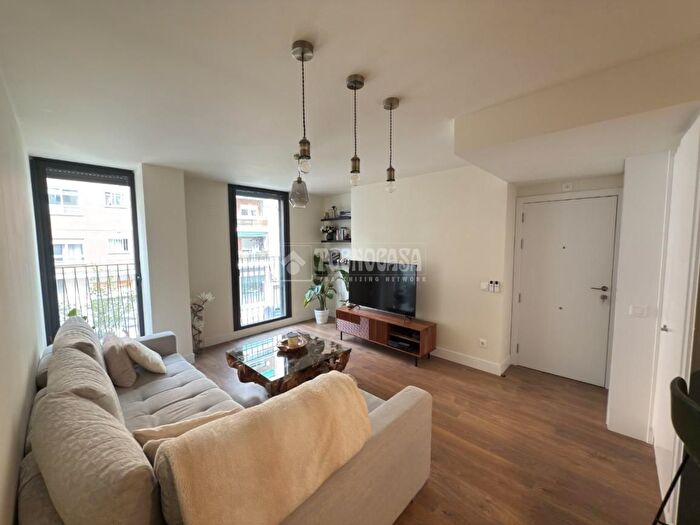 Casas en venta y pisos alquiler - 1