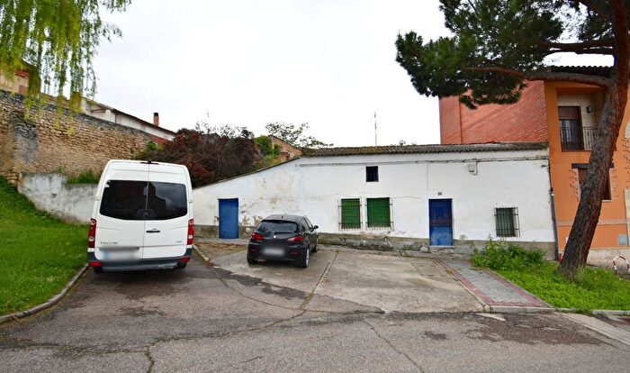 Casa en venta en Olmedo, Valladolid de 3 habitaciones