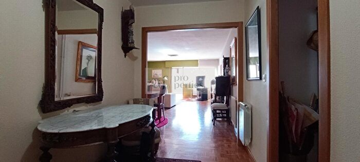 Casas en venta y pisos alquiler - 3