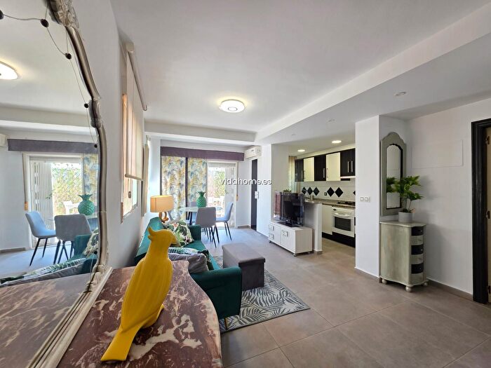 Casas en venta y pisos alquiler - 1