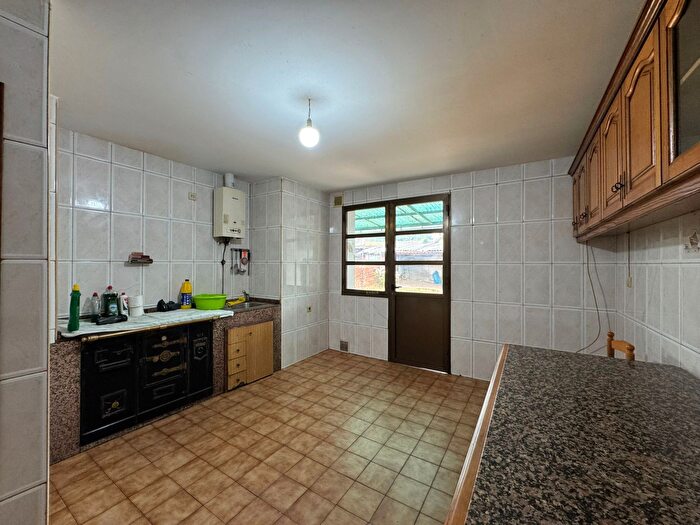 Casas en venta y pisos alquiler - 3