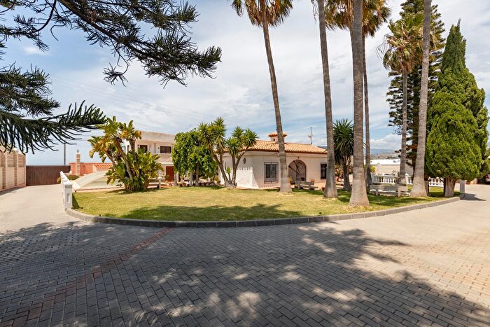 Casa en venta en Los Tablones La Garnatilla, Motril de 4 habitaciones
