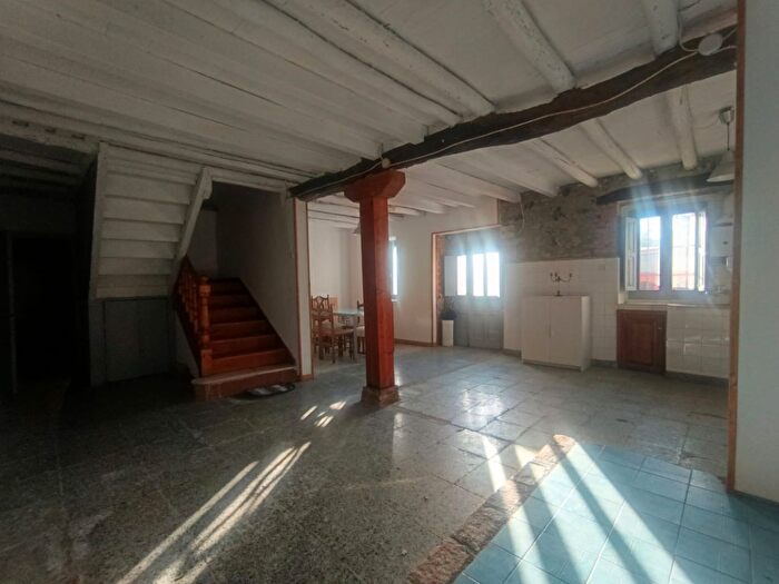 Casas en venta y pisos alquiler - 2