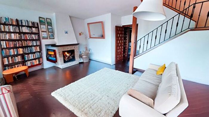 Casas en venta y pisos alquiler - 2