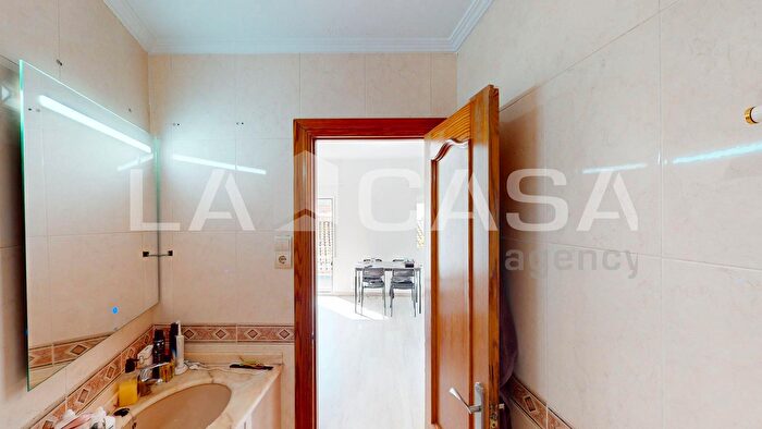 Casas en venta y pisos alquiler - 3