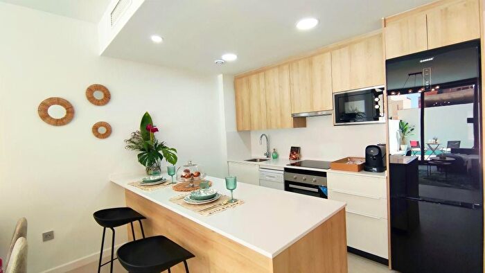 Casas en venta y pisos alquiler - 2