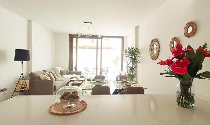 Casas en venta y pisos alquiler - 3