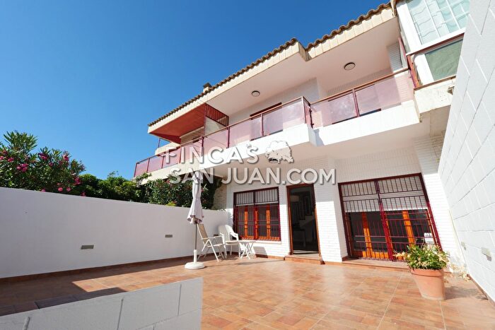 Casas en venta y pisos alquiler - 1
