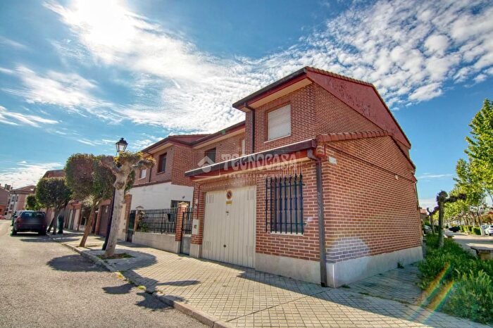Casa en venta en Laguna de Duero, Valladolid de 4 habitaciones
