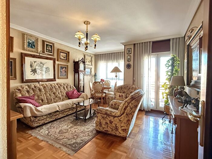 Casas en venta y pisos alquiler - 1