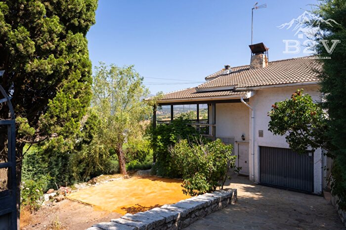 Casa en venta en Venturada Pueblo, Venturada de 6 habitaciones