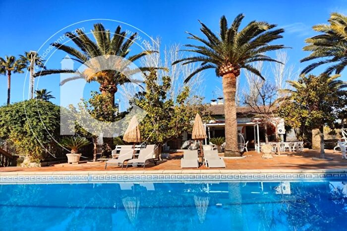 Casa en venta en Belicena, Vegas del Genil de 8 habitaciones