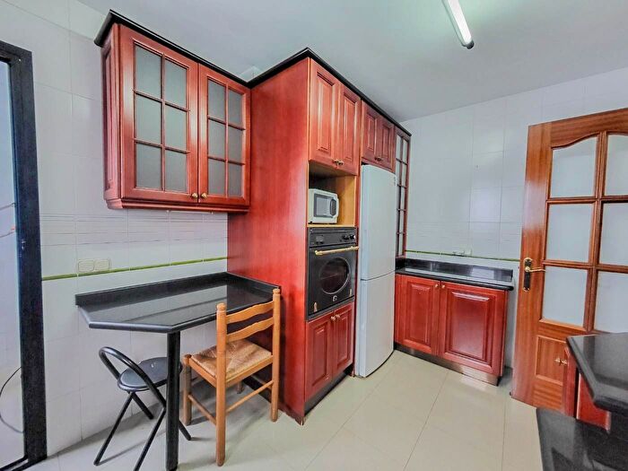 Casas en venta y pisos alquiler - 3