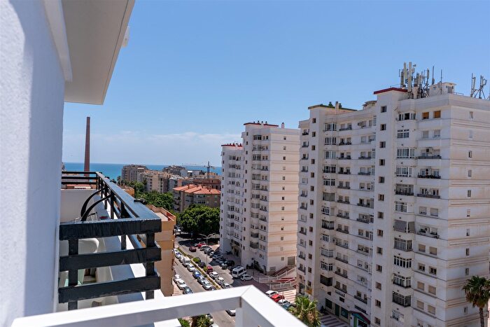 Piso en venta en Carretera de Cádiz, Los Guindos Parque Mediterráneo Santa Paula de 4 habitaciones
