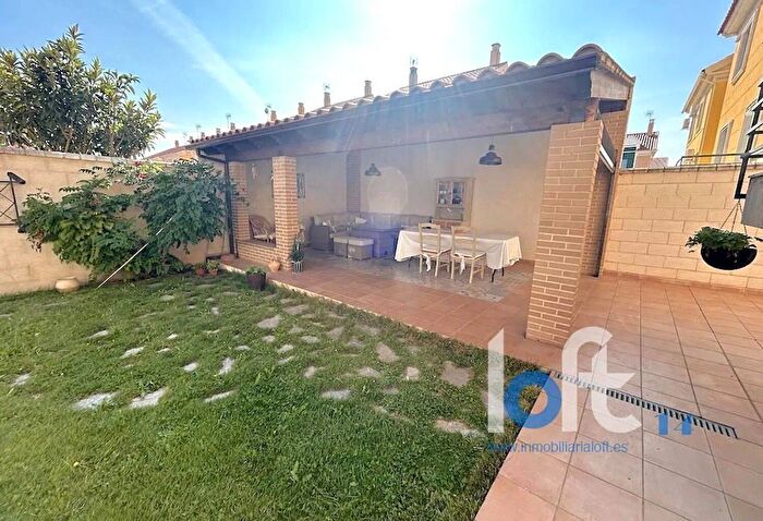 Casas en venta y pisos alquiler - 1