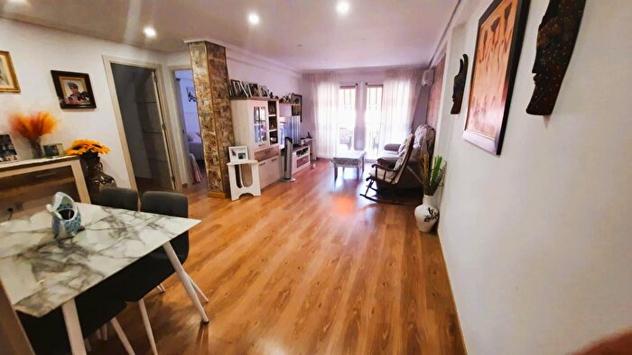 Casas en venta y pisos alquiler - 1