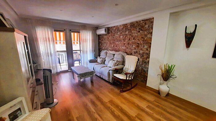 Casas en venta y pisos alquiler - 2