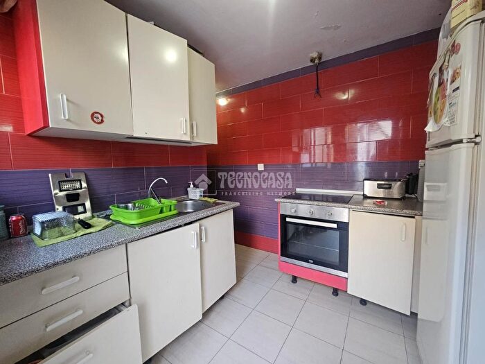 Casas en venta y pisos alquiler - 3