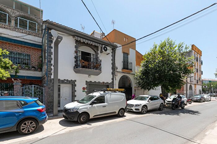 Casas en venta y pisos alquiler - 1