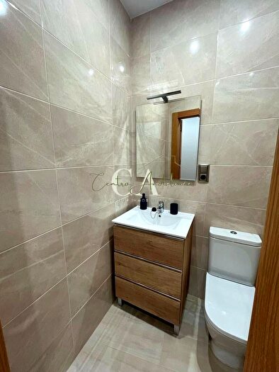 Casas en venta y pisos alquiler - 3