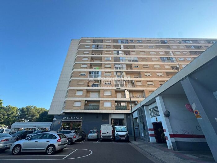 Casas en venta y pisos alquiler - 1