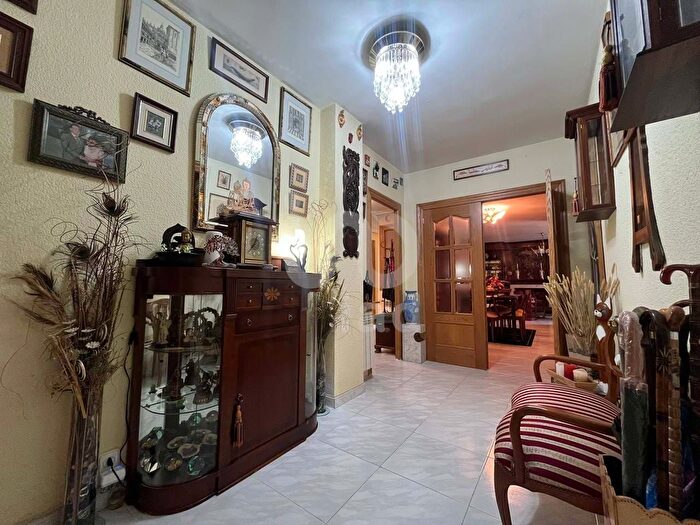 Casas en venta y pisos alquiler - 3