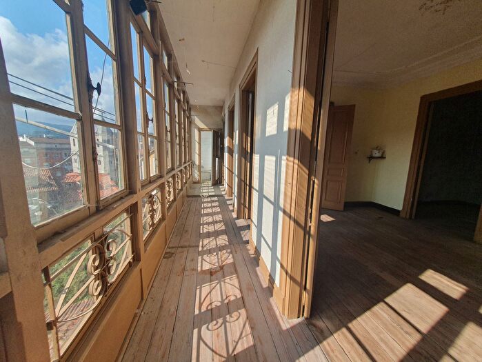 Casas en venta y pisos alquiler - 1