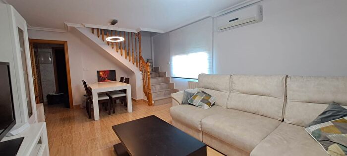 Casas en venta y pisos alquiler - 3