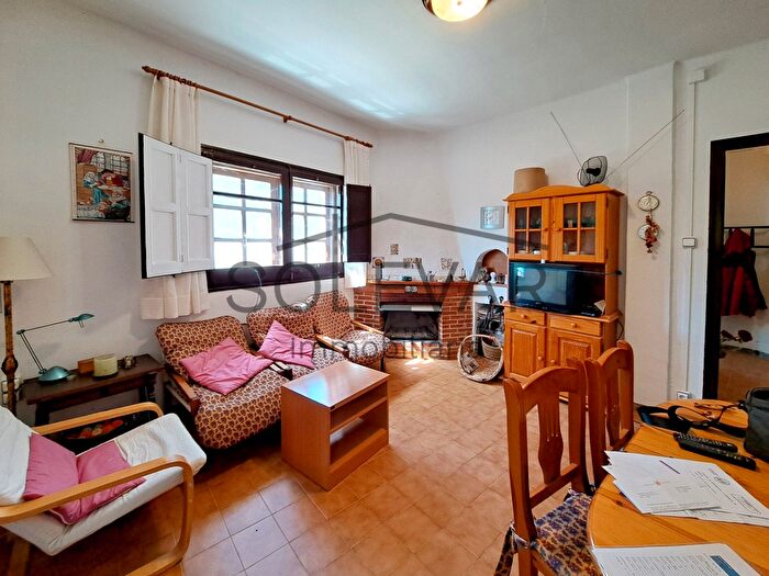 Casas en venta y pisos alquiler - 1