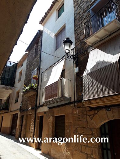 Casas en venta y pisos alquiler - 1