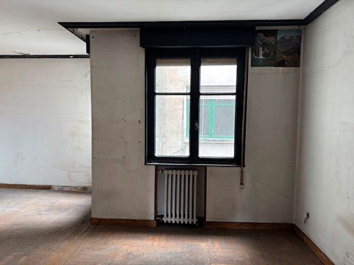 Casas en venta y pisos alquiler - 3