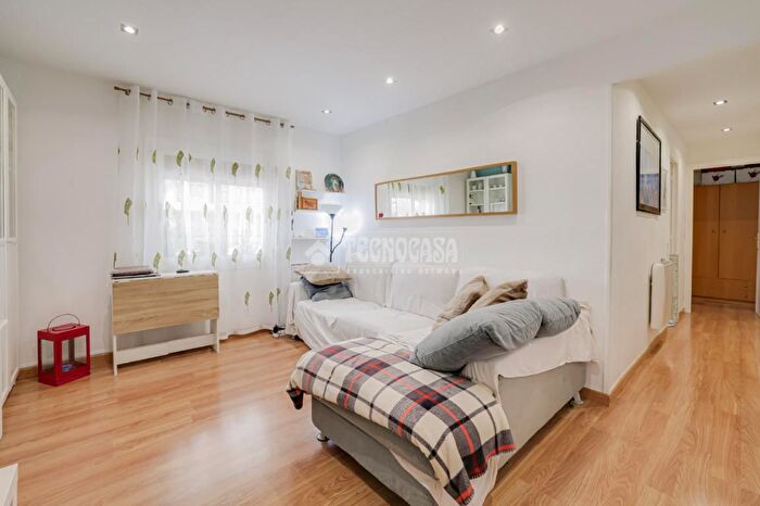 Casas en venta y pisos alquiler - 1