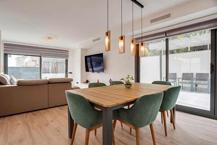 Casas en venta y pisos alquiler - 3