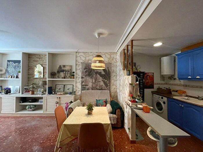 Casas en venta y pisos alquiler - 3