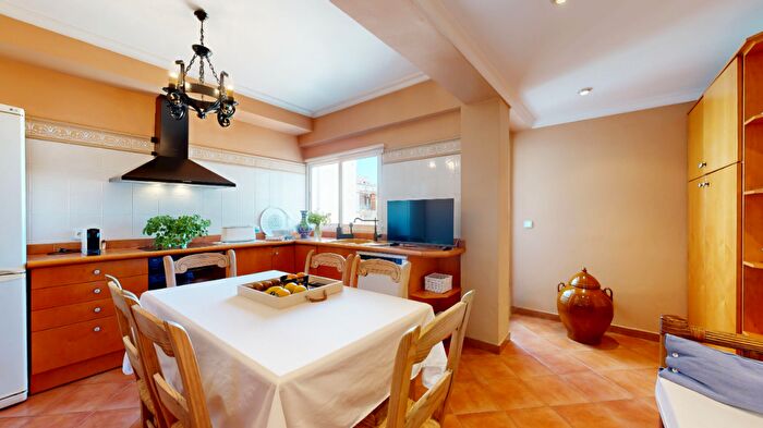Casas en venta y pisos alquiler - 1