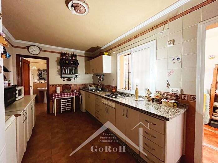 Casas en venta y pisos alquiler - 3