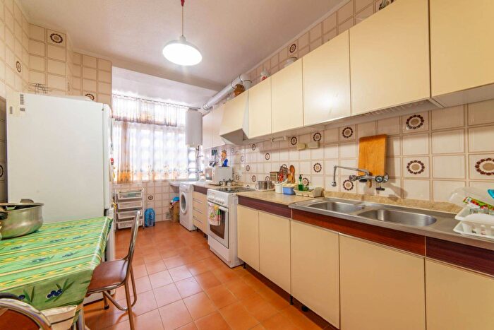 Casas en venta y pisos alquiler - 2