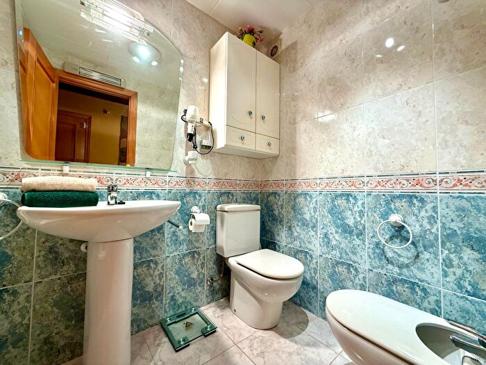 Casas en venta y pisos alquiler - 3