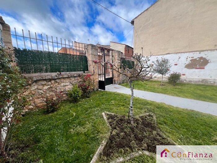Casas en venta y pisos alquiler - 3