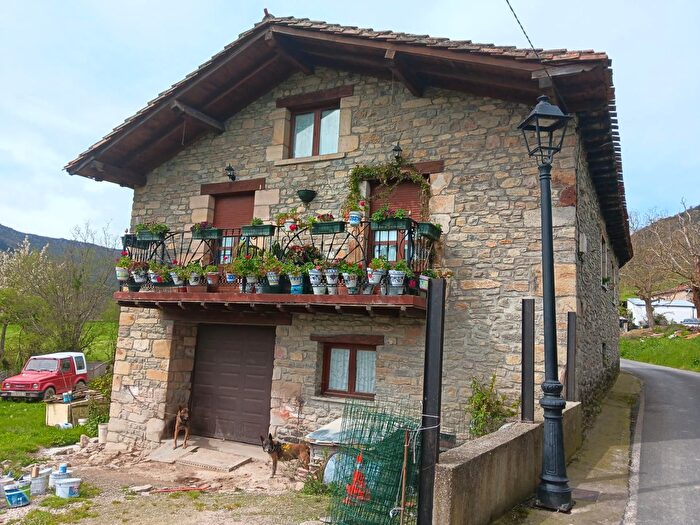 Casa en venta en Valle de Mena, Burgos de 4 habitaciones