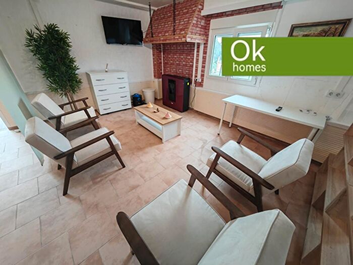 Casas en venta y pisos alquiler - 3