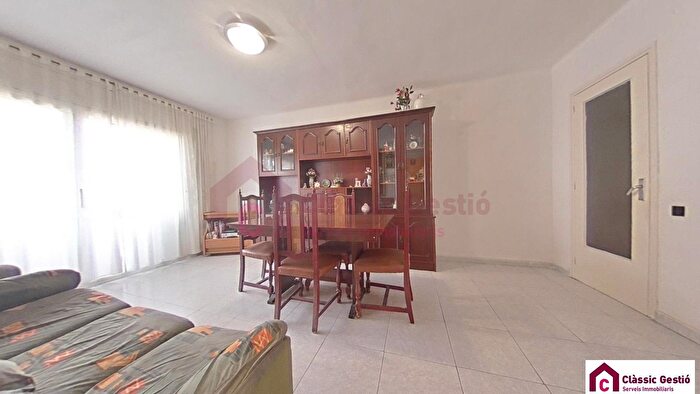 Piso en venta en Nordest, Les Arenes La Grípia Can Montllor de 3 habitaciones