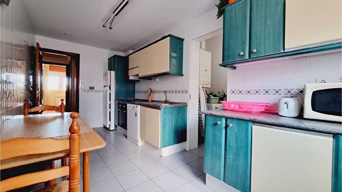 Casas en venta y pisos alquiler - 2
