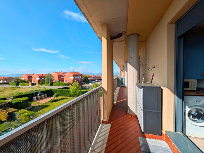 Casas en venta y pisos alquiler - 2