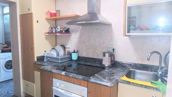 Casas en venta y pisos alquiler - 3